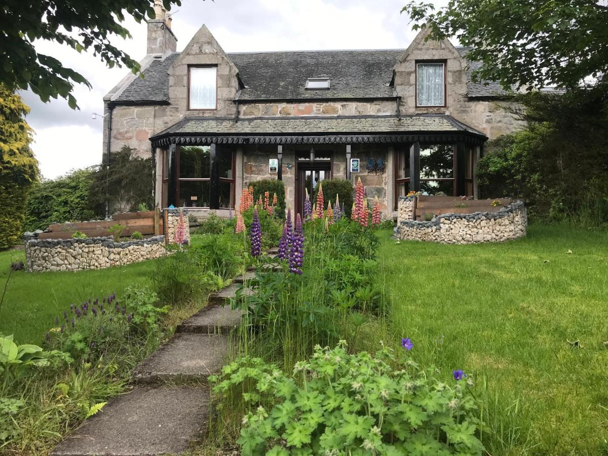 Garden Park Guest House Grantown-on-Spey ภายนอก รูปภาพ
